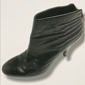 NINE WEST GENUINE LEATHER BLACK ANKLE BOOTIES 7.5